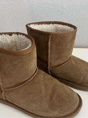 BearPaw Chestnut Brown Short Suede Winter Boots